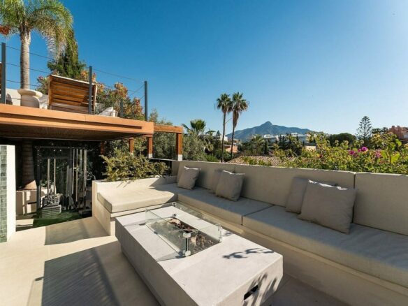 Scandinavian design villa with infinity pool Nueva Andalucia Marbella