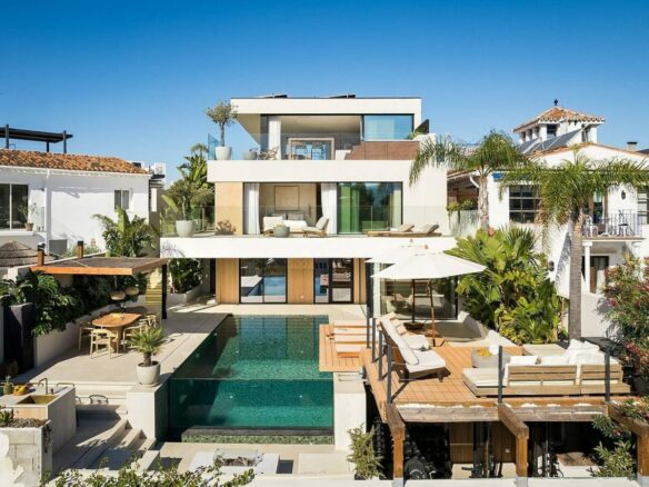 Scandinavian design villa with infinity pool Nueva Andalucia Marbella