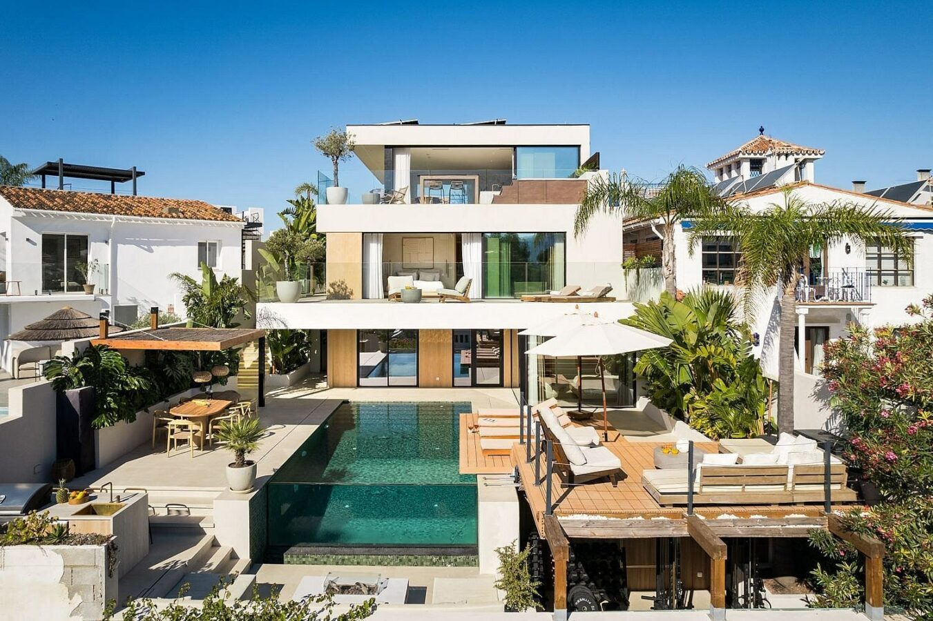 Scandinavian design villa with infinity pool Nueva Andalucia Marbella
