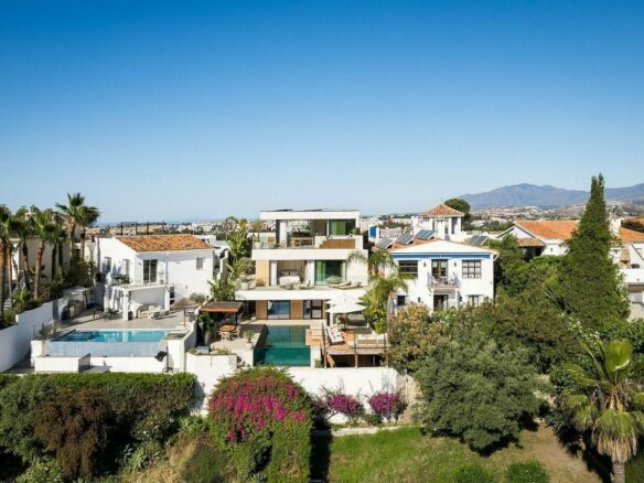 Scandinavian design villa with infinity pool Nueva Andalucia Marbella