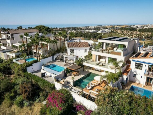 Scandinavian design villa with infinity pool Nueva Andalucia Marbella