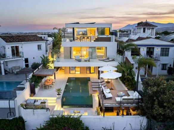 Scandinavian design villa with infinity pool Nueva Andalucia Marbella