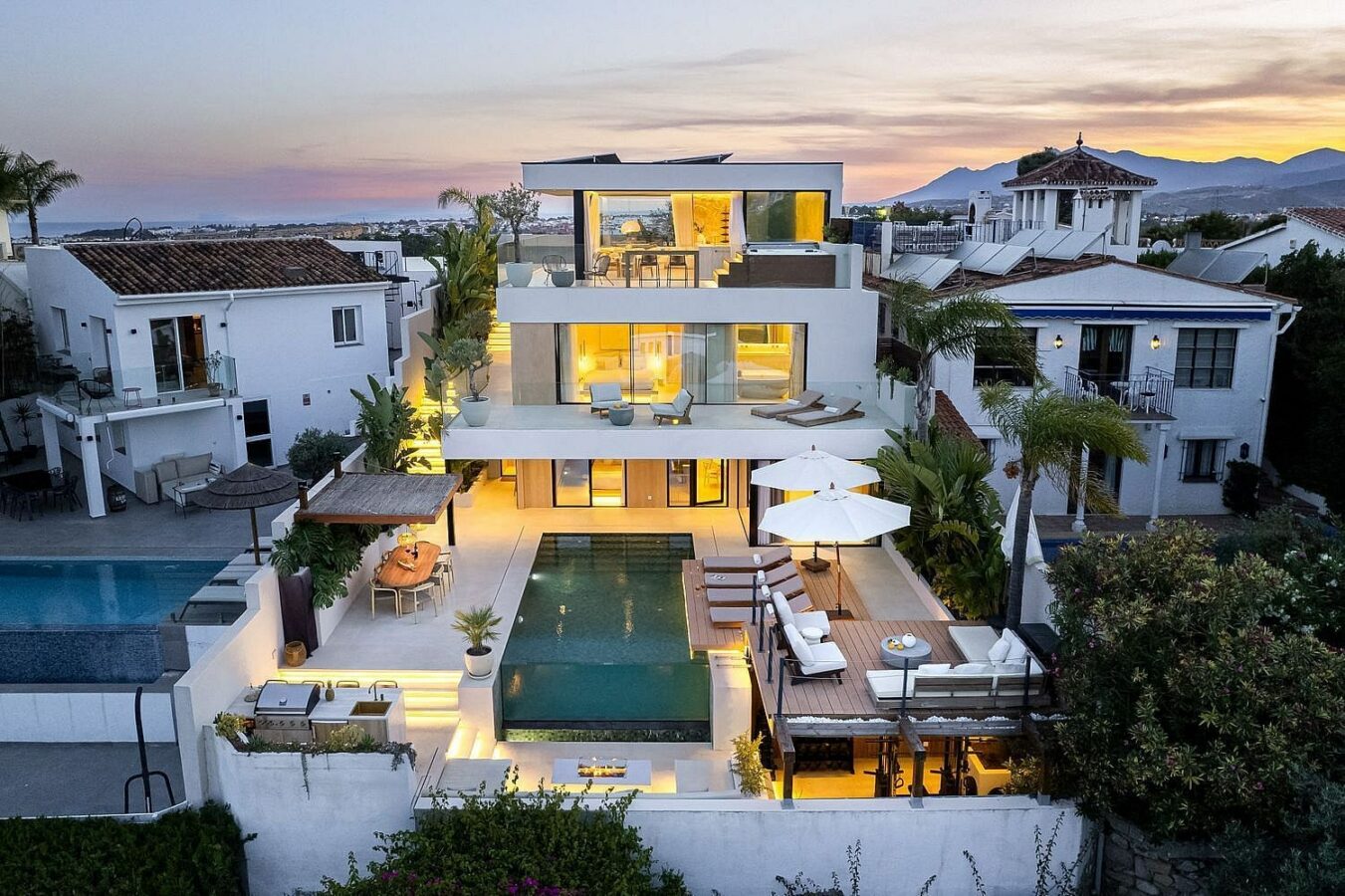 Scandinavian design villa with infinity pool Nueva Andalucia Marbella