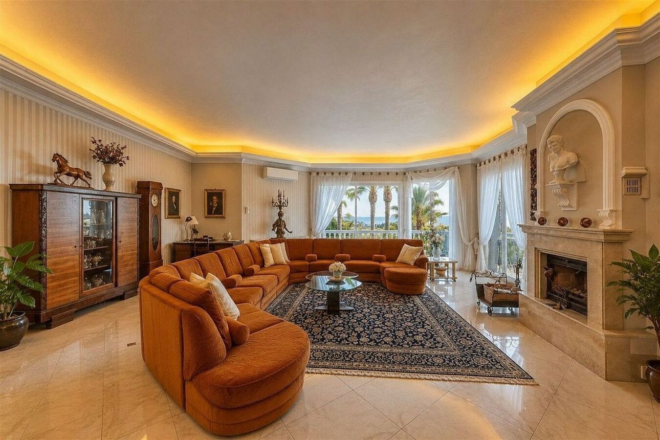 Sea view villa to renovate on a large plot in Hacienda Las Chapas, Marbella East