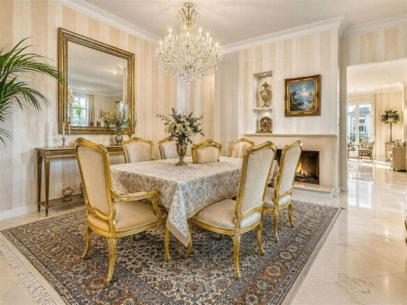 Sea view villa to renovate on a large plot in Hacienda Las Chapas, Marbella East