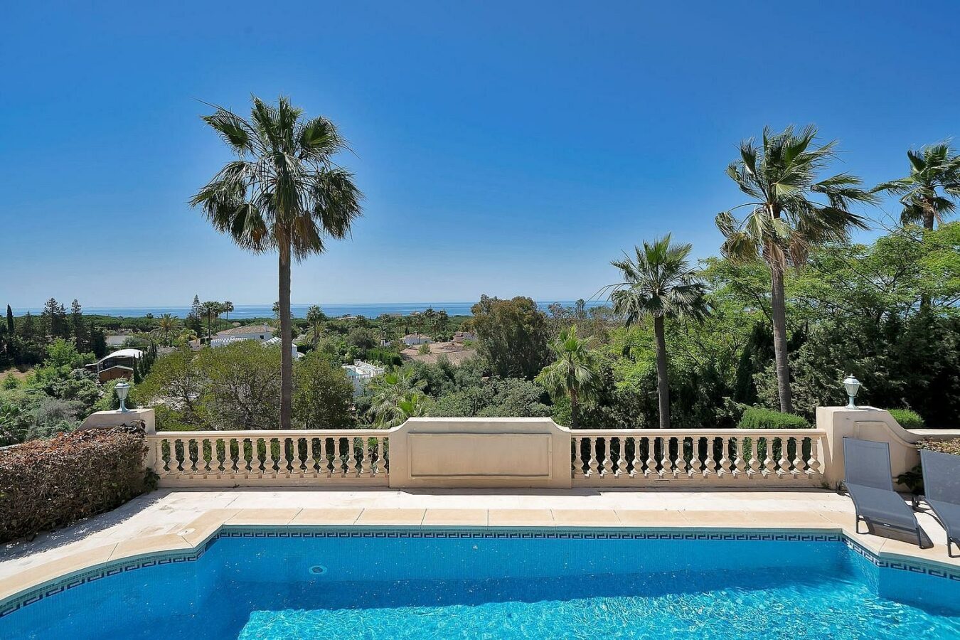 Six-bedroom villa with panoramic sea views and pool in Hacienda Las Chapas, Marbella East