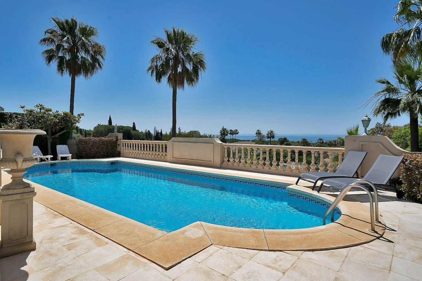 Six-bedroom villa with panoramic sea views and pool in Hacienda Las Chapas, Marbella East
