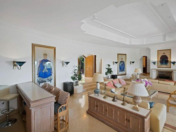 Six-bedroom villa with panoramic sea views and pool in Hacienda Las Chapas, Marbella East
