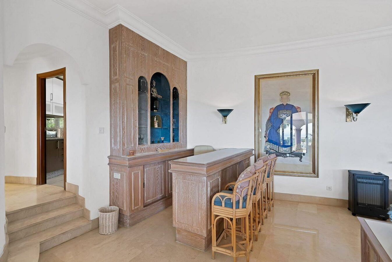 Six-bedroom villa with panoramic sea views and pool in Hacienda Las Chapas, Marbella East