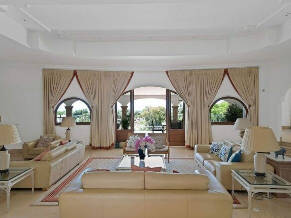 Six-bedroom villa with panoramic sea views and pool in Hacienda Las Chapas, Marbella East