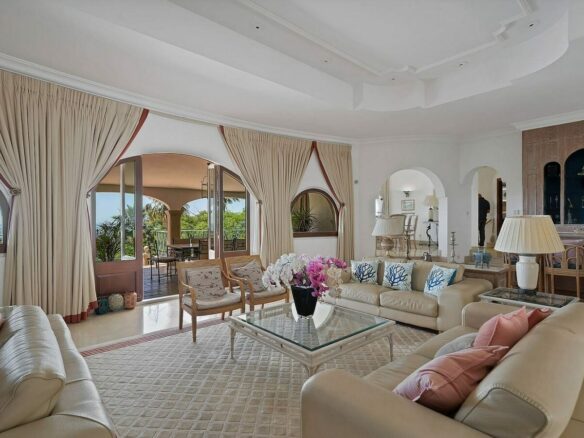 Six-bedroom villa with panoramic sea views and pool in Hacienda Las Chapas, Marbella East