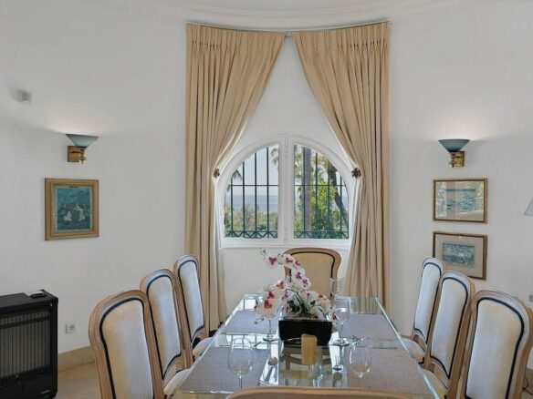 Six-bedroom villa with panoramic sea views and pool in Hacienda Las Chapas, Marbella East