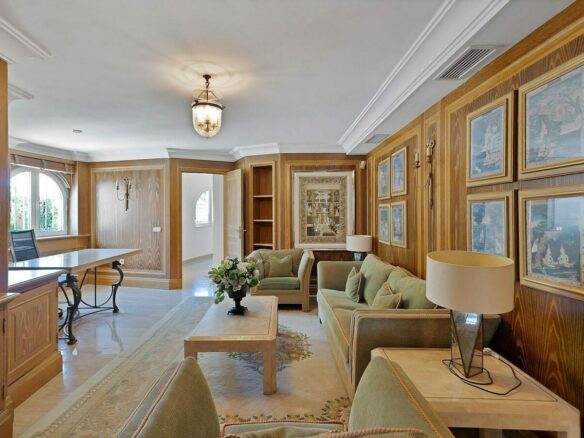 Six-bedroom villa with panoramic sea views and pool in Hacienda Las Chapas, Marbella East