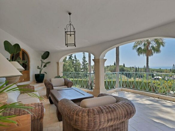 Six-bedroom villa with panoramic sea views and pool in Hacienda Las Chapas, Marbella East