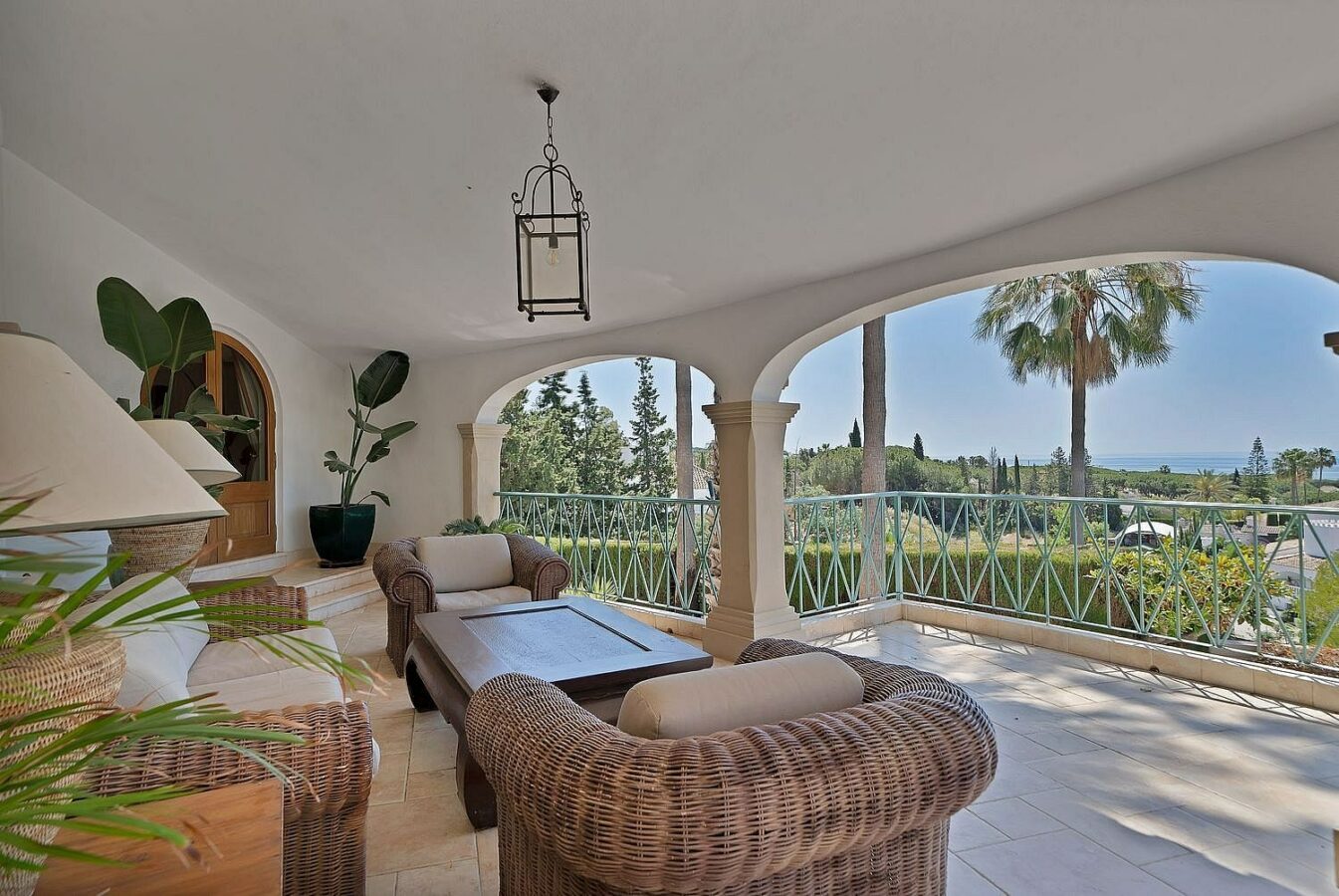 Six-bedroom villa with panoramic sea views and pool in Hacienda Las Chapas, Marbella East