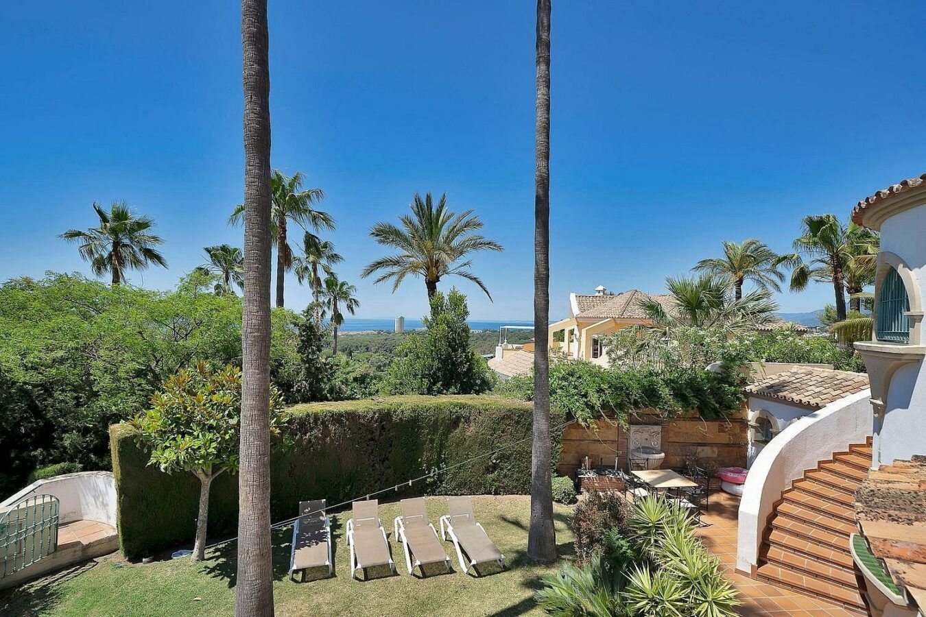 Six-bedroom villa with panoramic sea views and pool in Hacienda Las Chapas, Marbella East