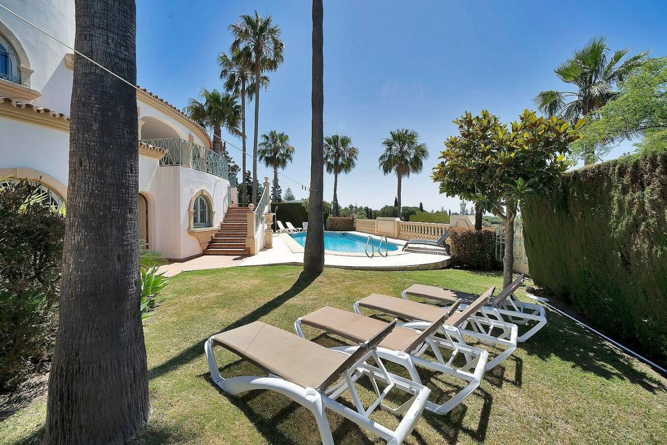 Six-bedroom villa with panoramic sea views and pool in Hacienda Las Chapas, Marbella East