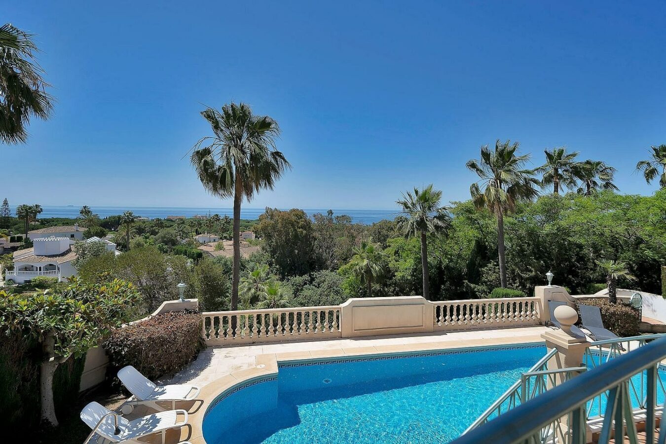 Six-bedroom villa with panoramic sea views and pool in Hacienda Las Chapas, Marbella East