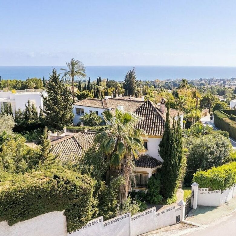FOR SALE 🏡 Sea View Villa with Renovation Potential – Rocío de Nagüeles, Golden Mile, Marbella 🇪🇸