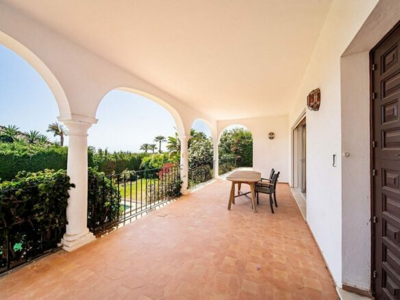 Sea view villa with renovation potential Rocio de Nagueles Golden Mile Marbella