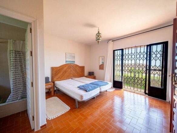 Sea view villa with renovation potential Rocio de Nagueles Golden Mile Marbella