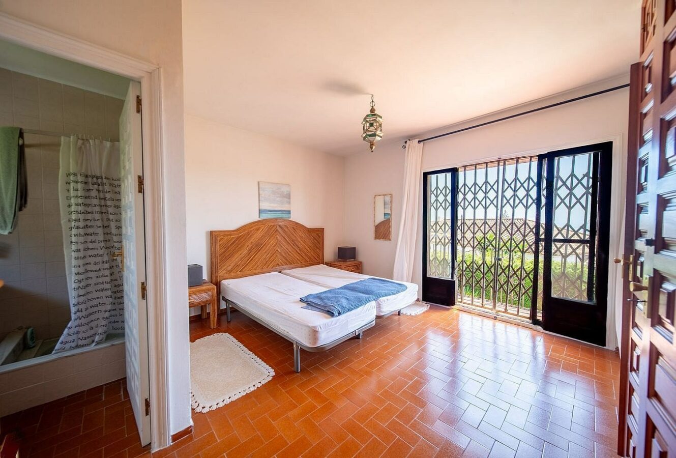Sea view villa with renovation potential Rocio de Nagueles Golden Mile Marbella