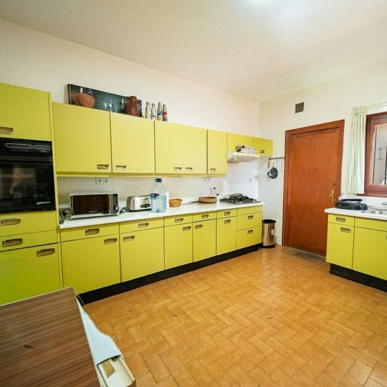 Sea view villa with renovation potential Rocio de Nagueles Golden Mile Marbella