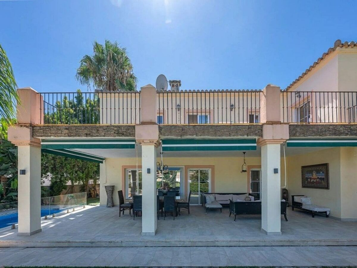 Seven bedroom golf villa with pool and mountain views Guadalmina Alta San Pedro