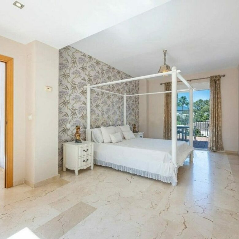 Seven bedroom golf villa with pool and mountain views Guadalmina Alta San Pedro