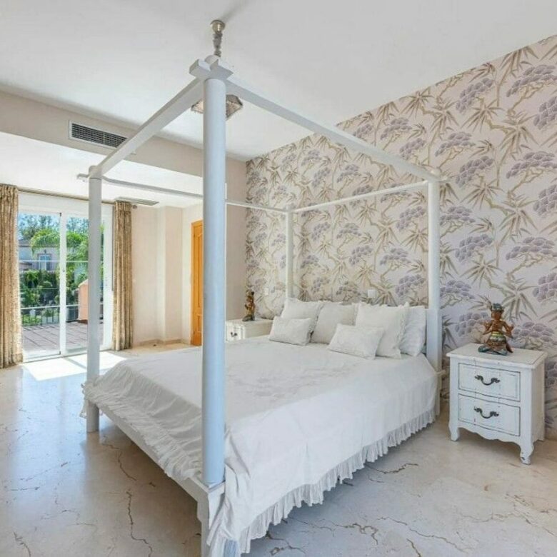 Seven bedroom golf villa with pool and mountain views Guadalmina Alta San Pedro