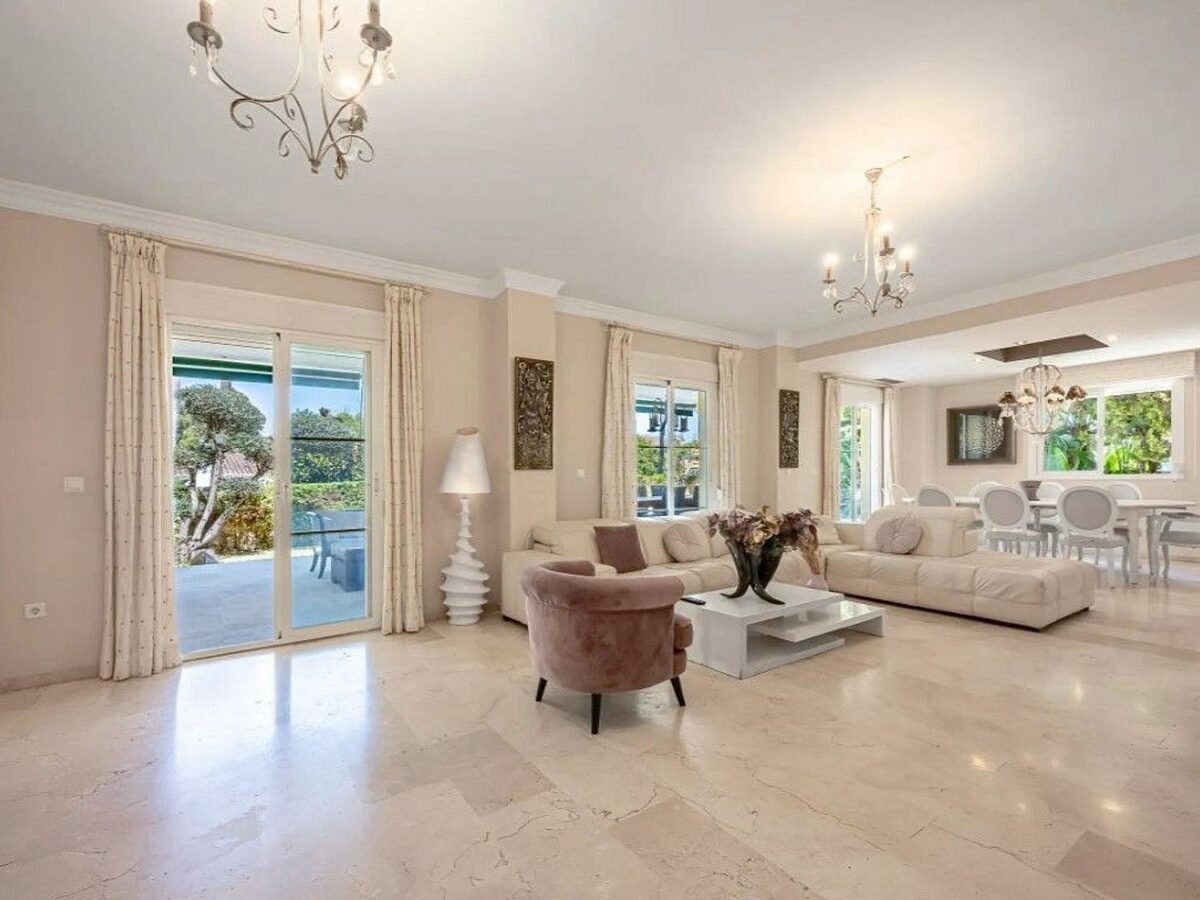 Seven bedroom golf villa with pool and mountain views Guadalmina Alta San Pedro
