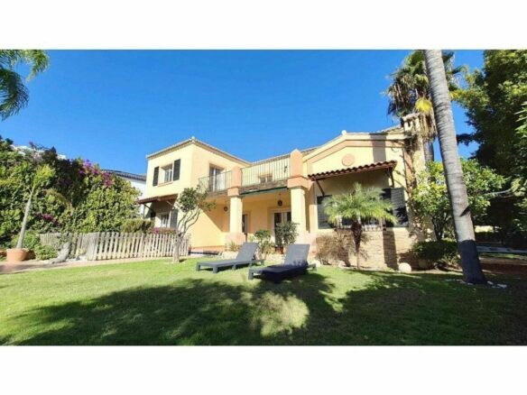 Seven bedroom golf villa with pool and mountain views Guadalmina Alta San Pedro