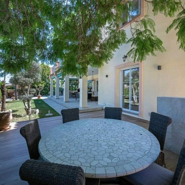 Seven bedroom golf villa with pool and mountain views Guadalmina Alta San Pedro