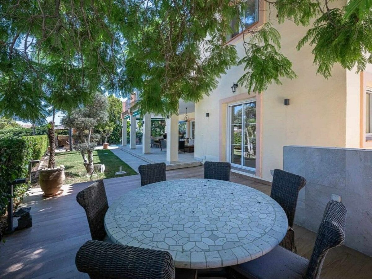 Seven bedroom golf villa with pool and mountain views Guadalmina Alta San Pedro