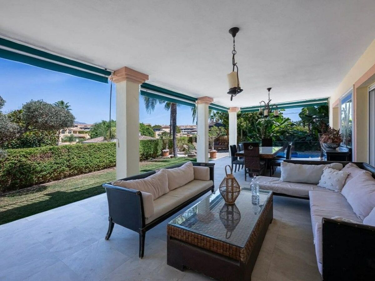 Seven bedroom golf villa with pool and mountain views Guadalmina Alta San Pedro
