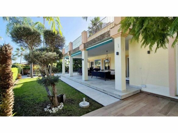 Seven bedroom golf villa with pool and mountain views Guadalmina Alta San Pedro