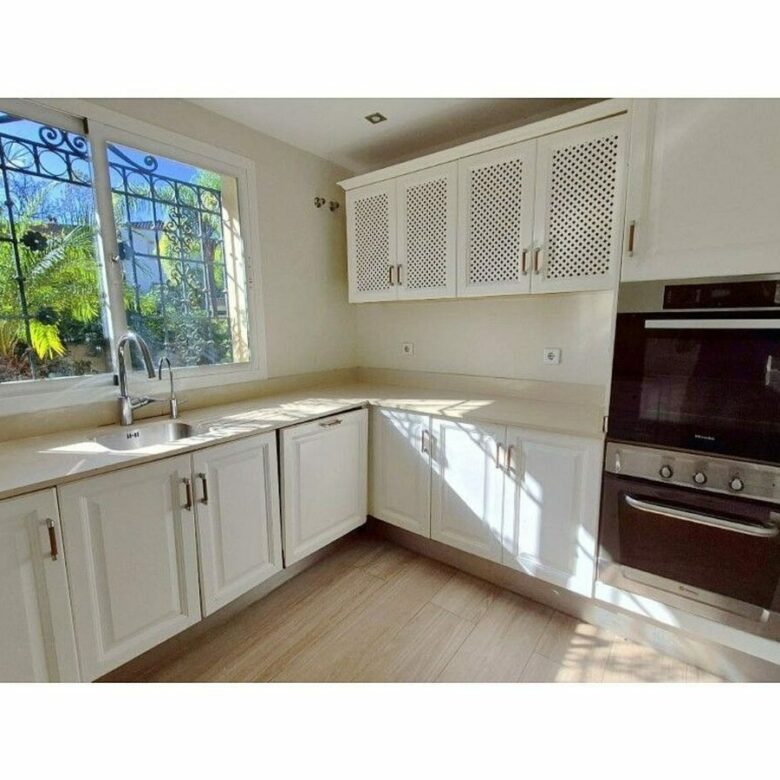 Seven bedroom golf villa with pool and mountain views Guadalmina Alta San Pedro