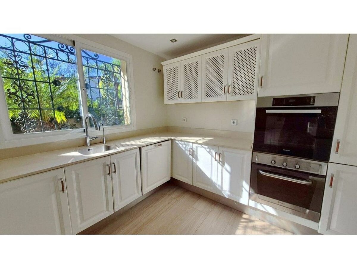 Seven bedroom golf villa with pool and mountain views Guadalmina Alta San Pedro