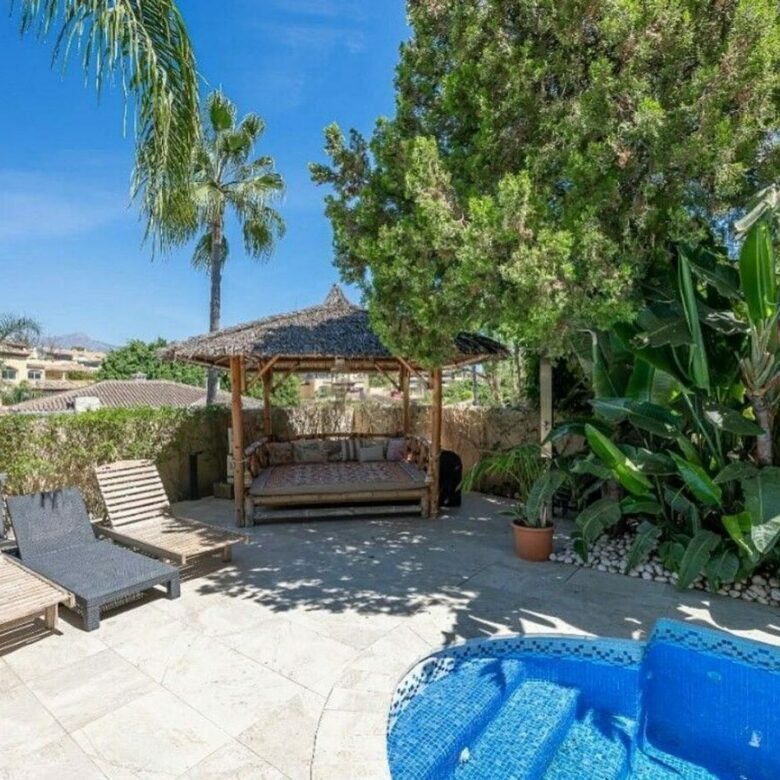 Seven bedroom golf villa with pool and mountain views Guadalmina Alta San Pedro