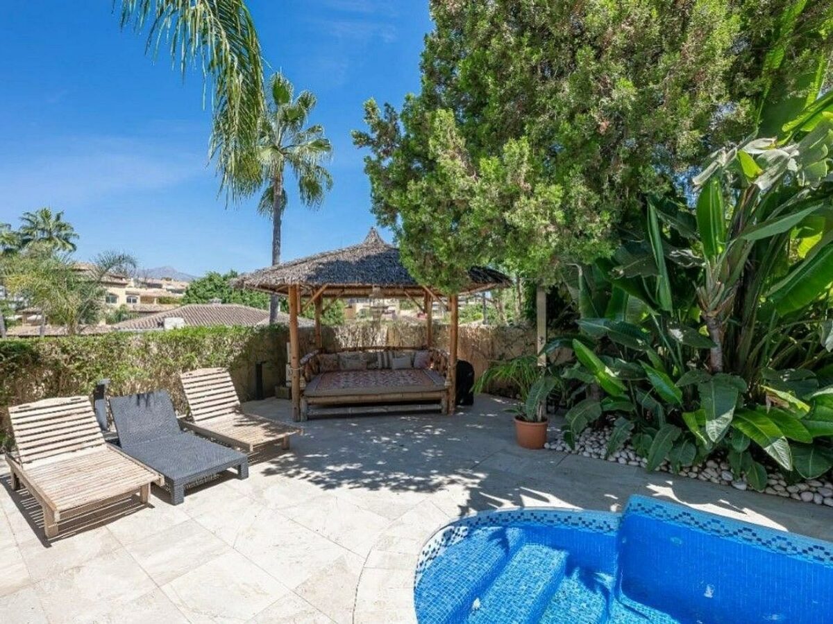 Seven bedroom golf villa with pool and mountain views Guadalmina Alta San Pedro
