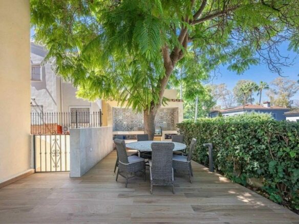 Seven bedroom golf villa with pool and mountain views Guadalmina Alta San Pedro