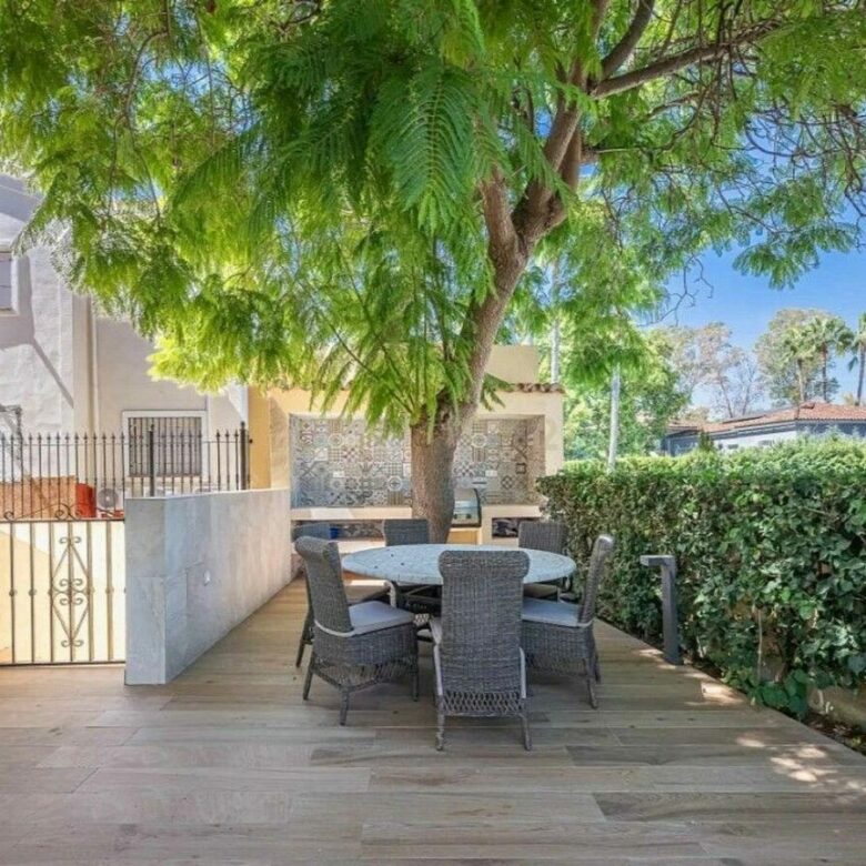 Seven bedroom golf villa with pool and mountain views Guadalmina Alta San Pedro
