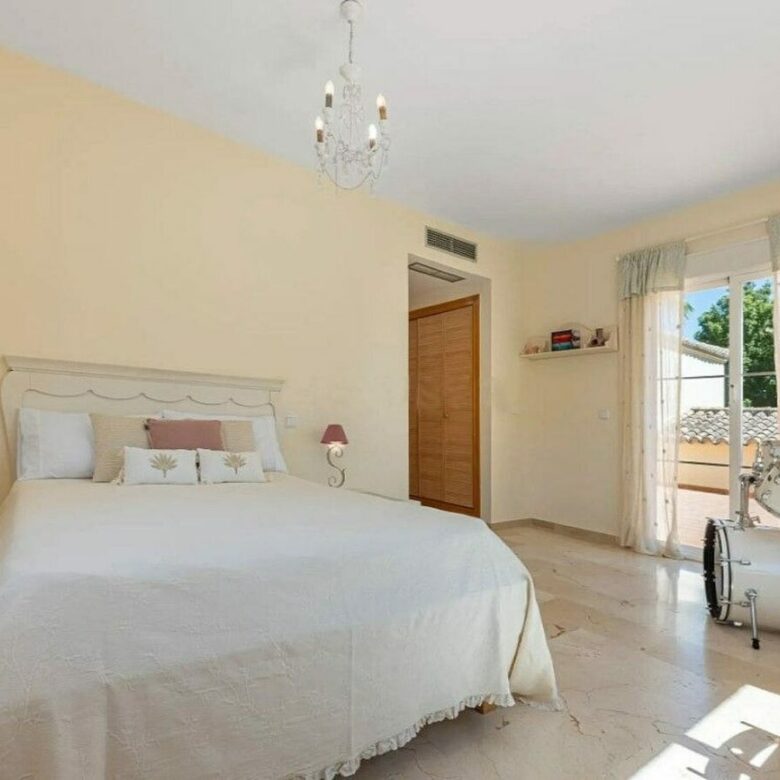 Seven bedroom golf villa with pool and mountain views Guadalmina Alta San Pedro