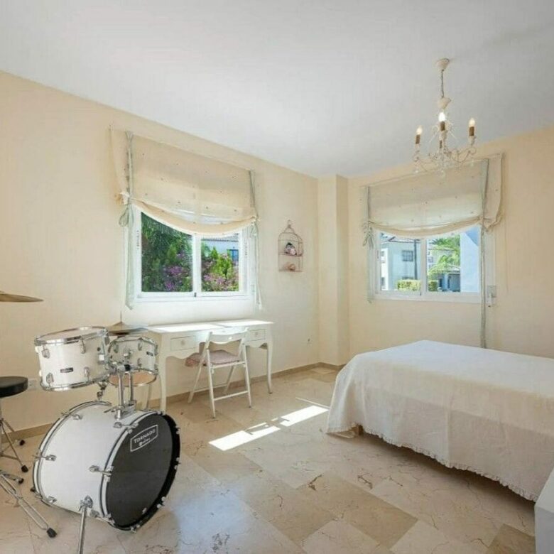 Seven bedroom golf villa with pool and mountain views Guadalmina Alta San Pedro