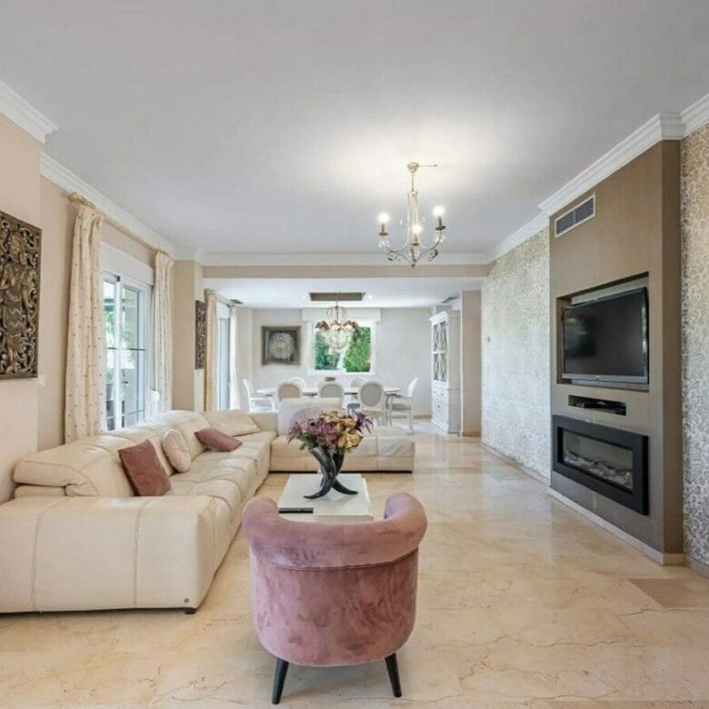 Seven bedroom golf villa with pool and mountain views Guadalmina Alta San Pedro