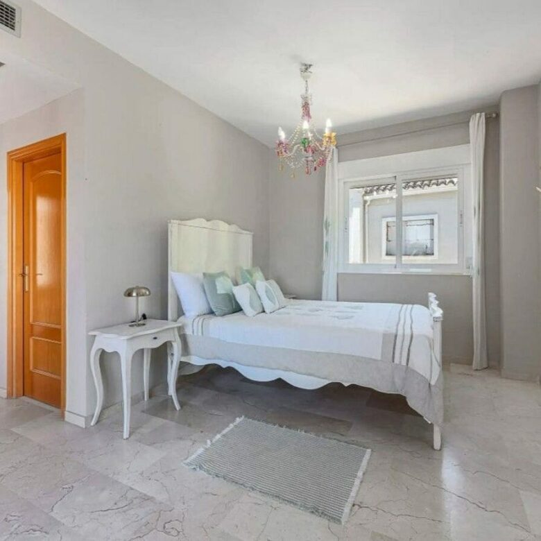 Seven bedroom golf villa with pool and mountain views Guadalmina Alta San Pedro