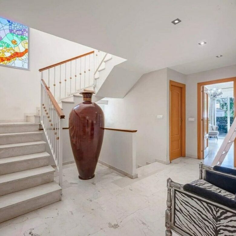 Seven bedroom golf villa with pool and mountain views Guadalmina Alta San Pedro