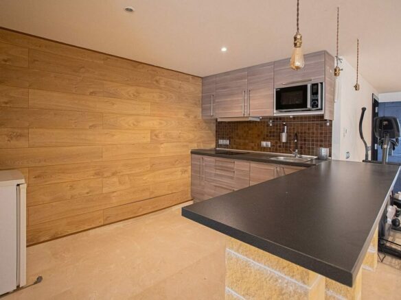 Six bedroom villa on a 2000 m2 plot with sea and golf views El Paraiso Alto Benahavis