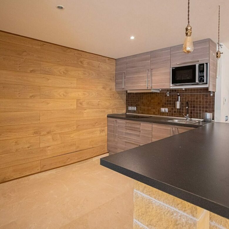 Six bedroom villa on a 2000 m2 plot with sea and golf views El Paraiso Alto Benahavis