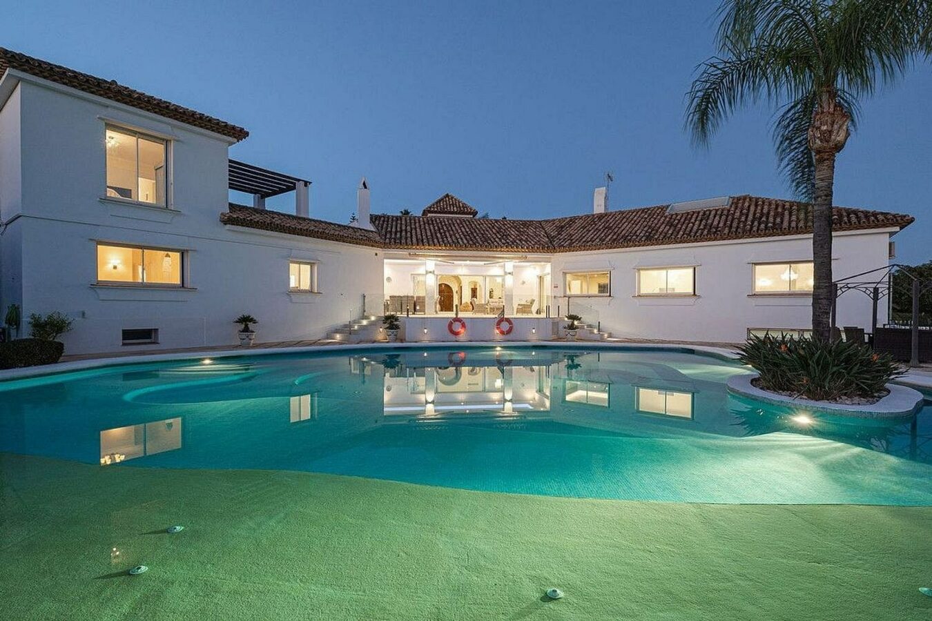 Six suite villa with indoor and outdoor pools spa and gym El Paraiso New Golden Mile